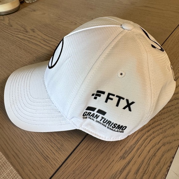 Mercedes AMG Petronas F1 Team Hat - Official Formula 1 Team Gear - Unisex - Picture 2 of 7